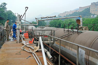 鹤管潜油泵:重庆市华铁物流有限公司(图片)